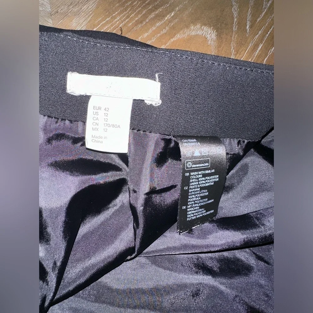 H&M Short Black Polyester Skirt - Size 12